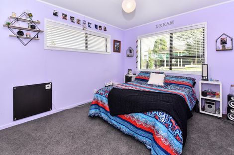 Photo of property in 43 Ray Small Drive, Pahurehure, Papakura, 2113