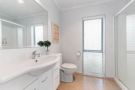 Photo of property in 17 Great Road West, Matipo Heights, Rotorua, 3015