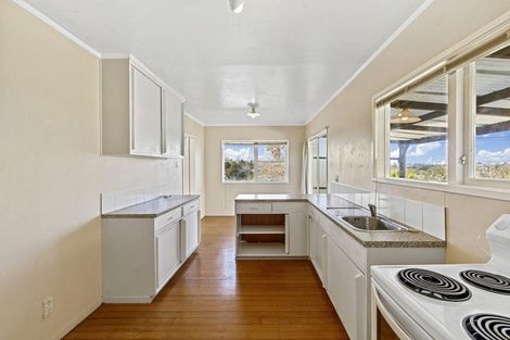 Photo of property in 1/302 Glenfield Road, Glenfield, Auckland, 0629