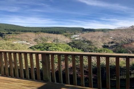 Photo of property in 124 Taylor Terrace, Tawa, Wellington, 5028