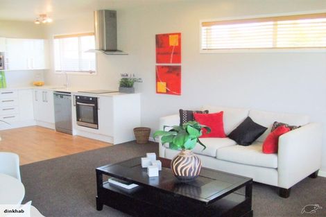 Photo of property in 2/34 Blacklock Avenue, Henderson, Auckland, 0612