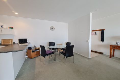 Photo of property in Maddison Apartments, 3/6d Queen Street, Palmerston North, 4410