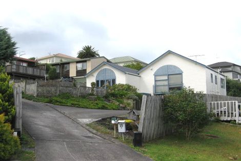 Photo of property in 25 Mallard Place, Unsworth Heights, Auckland, 0632