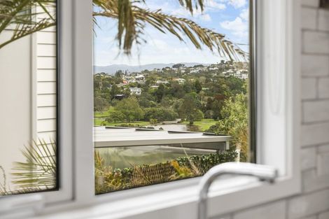 Photo of property in 2/104 Sylvan Avenue, Northcote, Auckland, 0627
