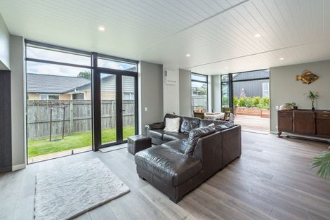 Photo of property in 31 Tarata Grove, Lansdowne, Masterton, 5810