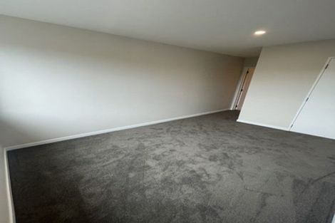 Photo of property in 2/58 Te Atatu Road, Te Atatu South, Auckland, 0610
