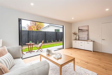 Photo of property in 2/117 Hills Road, Edgeware, Christchurch, 8013