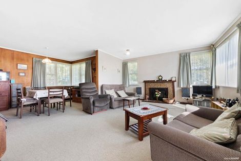 Photo of property in 5 Barron Drive, Green Bay, Auckland, 0604