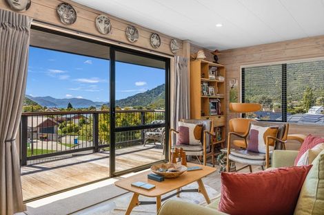 Photo of property in 15 Ranui Street, Waikawa, Picton, 7220