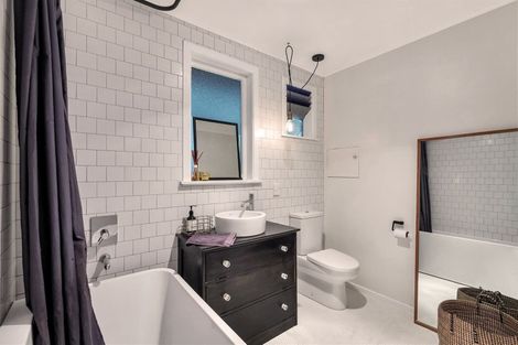 Photo of property in 1/20 Selwyn Crescent, Forrest Hill, Auckland, 0620