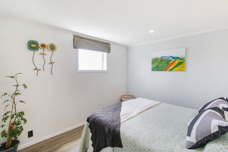 Photo of property in 16 Linklater Avenue, Foxton Beach, Foxton, 4815