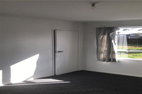 Photo of property in 49 Hyperion Drive, Randwick Park, Auckland, 2105