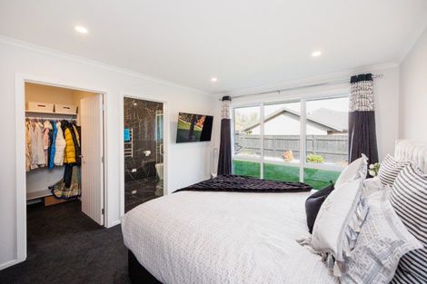 Photo of property in 9 Ivy Lane, Kelvin Grove, Palmerston North, 4414