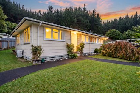 Photo of property in 69 Moeraki Road, Maoribank, Upper Hutt, 5018