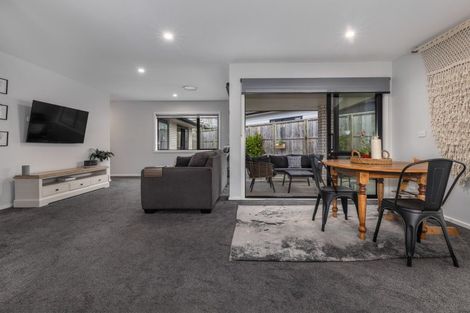 Photo of property in 14 Schooner Drive, Whitby, Porirua, 5024