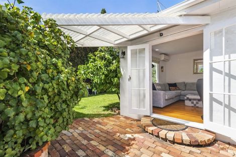 Photo of property in 2/23 Cecil Road, Milford, Auckland, 0620