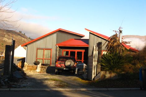 Photo of property in 7 Elva Dawson Place, Arrowtown, 9302