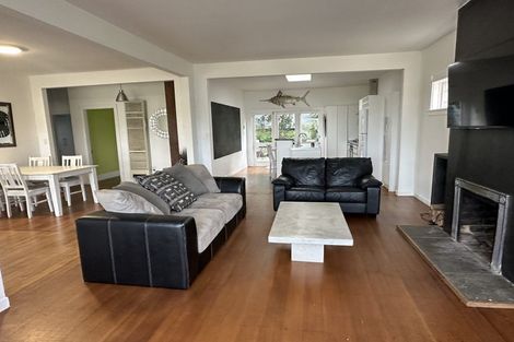 Photo of property in 217 Marine Parade, Seatoun, Wellington, 6022