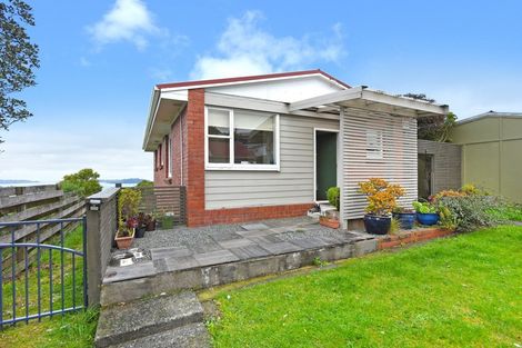 Photo of property in 2-3 Pine Tree Lane, Korokoro, Lower Hutt, 5012