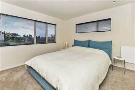 Photo of property in 2/26 Dallinghoe Crescent, Milford, Auckland, 0620