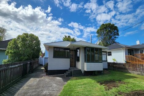 Photo of property in 57 Awanui Street, Merrilands, New Plymouth, 4312
