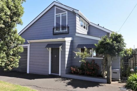 Photo of property in 38 Waterview Road, Stanley Point, Auckland, 0624