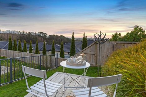 Photo of property in 9 Puhirake Crescent, Pyes Pa, Tauranga, 3112