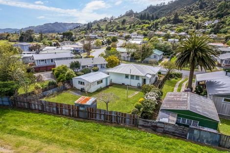 Photo of property in 41 Parenga Street, Wainuiomata, Lower Hutt, 5014