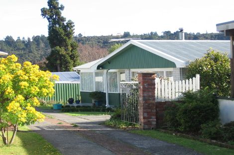 Photo of property in 60 Kairimu Street, Stokes Valley, Lower Hutt, 5019