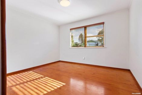 Photo of property in 57 La Rosa Street, Green Bay, Auckland, 0604