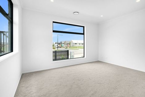 Photo of property in 35 Overton Street, Rototuna North, 3210