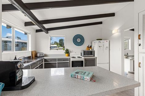 Photo of property in 22 Twilight Bay, Omaha, 0986