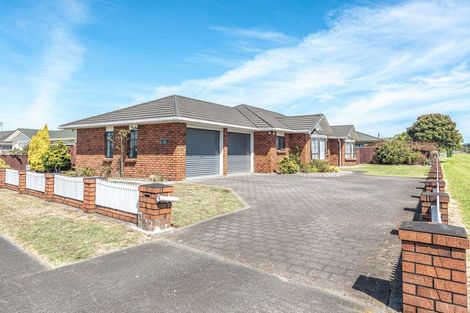 Photo of property in 2 Saint Helens Place, Tawhero, Whanganui, 4501