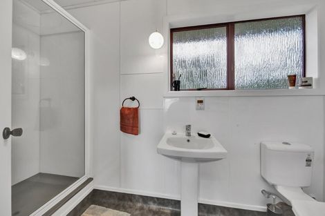 Photo of property in 12 Russell Drive, Oakura, 4314