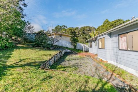 Photo of property in 66 Easton Park Parade, Glenfield, Auckland, 0629