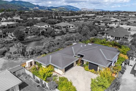 Photo of property in 9 Otupoa Way, Paraparaumu, 5032