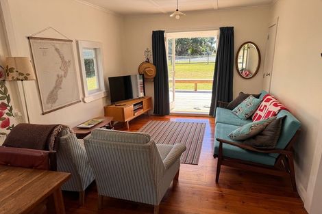 Photo of property in 15 Pataua Street, Pataua South, Onerahi, 0192