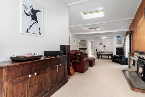 Photo of property in 5 Elmslie Road, Pinehaven, Upper Hutt, 5019