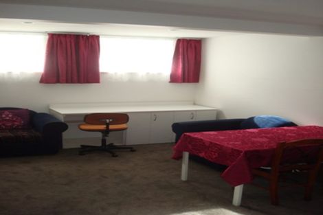 Photo of property in 17 Valron Road, Te Atatu South, Auckland, 0602