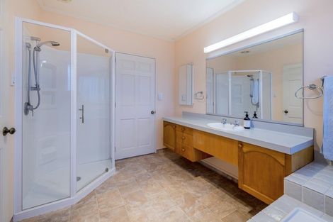 Photo of property in 8 Renata Road, Otaki, 5512