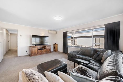 Photo of property in 32b Takutai Avenue, Bucklands Beach, Auckland, 2012