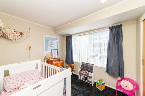 Photo of property in 92 Apollo Parade, Milson, Palmerston North, 4414