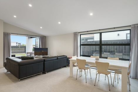 Photo of property in 3 Royal Crescent, Papamoa, 3118