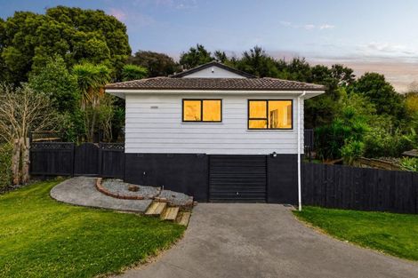 Photo of property in 40 Holmes Drive South, Massey, Auckland, 0614
