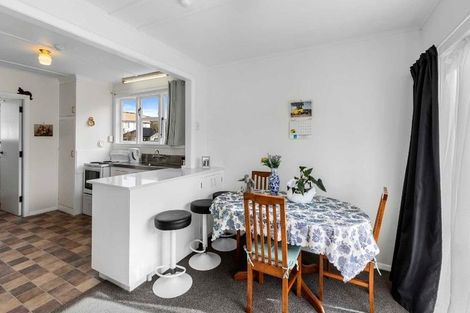 Photo of property in 17 Hewer Crescent, Naenae, Lower Hutt, 5011