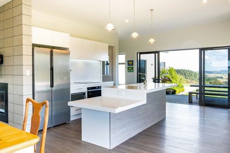 Photo of property in 3 Esk View Road, Eskdale, Napier, 4182