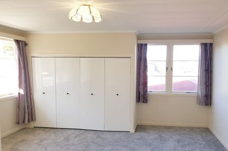 Photo of property in 1/64 Hogans Road, Glenfield, Auckland, 0629