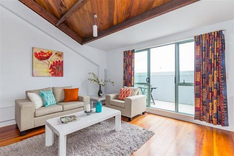 Photo of property in Metro Apartments, 8/220 Thorndon Quay, Pipitea, Wellington, 6011