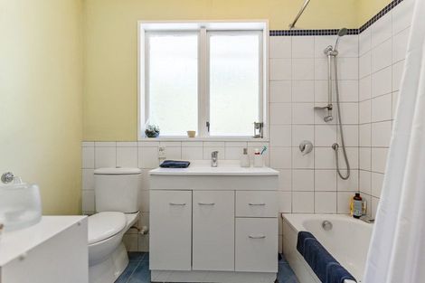 Photo of property in 121 Oreil Avenue, West Harbour, Auckland, 0618