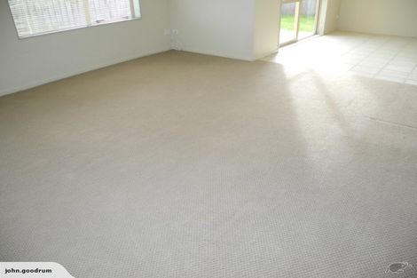 Photo of property in 24 Stranraer Crescent, Wattle Downs, Auckland, 2103